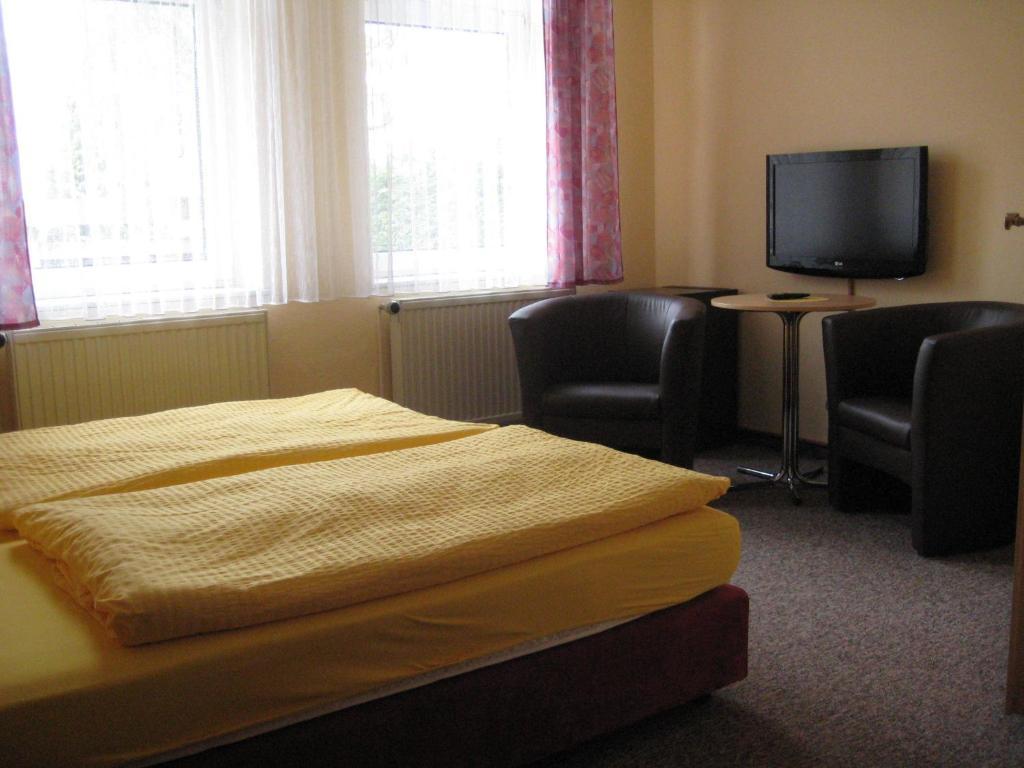 Hotel Gesellschaftshaus Bergen Auf Rugen Rum bild
