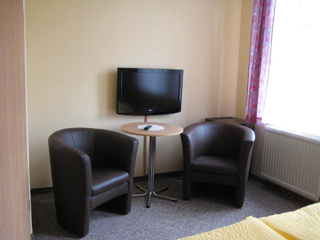 Hotel Gesellschaftshaus Bergen Auf Rugen Rum bild