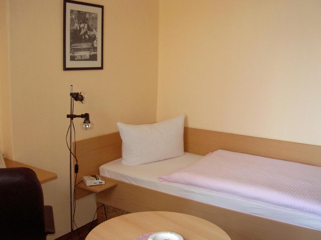 Hotel Gesellschaftshaus Bergen Auf Rugen Rum bild