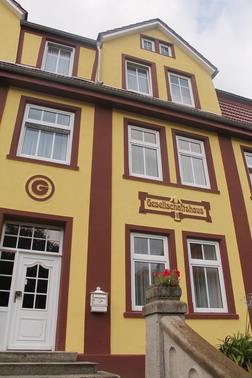Hotel Gesellschaftshaus Bergen Auf Rugen Exteriör bild